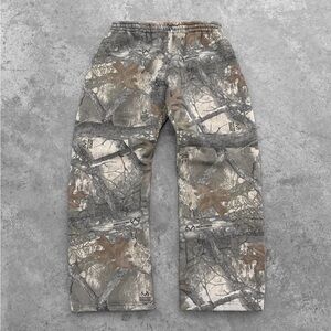 Akimbo Straight Leg RealTree Camo Sweatpants